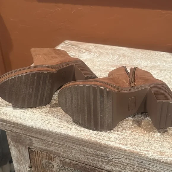 Sun and Stone booties - Picture 3 of 3